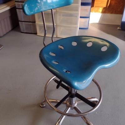 Drafting Stool with Footrest and Tractor Style Seat