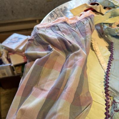 10 Vintage Ladies Aprons