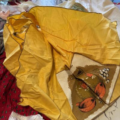 10 Vintage Ladies Aprons