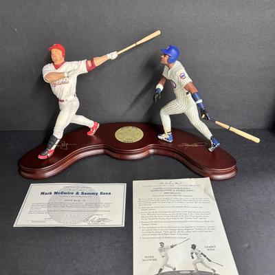 Danbury Mint - Mark McGwire & Sammy Sosa