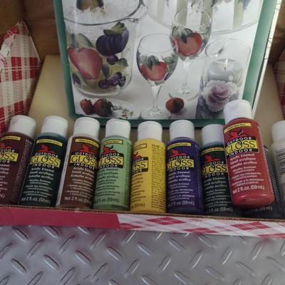 Acrylic Paints and Glass Painting Book