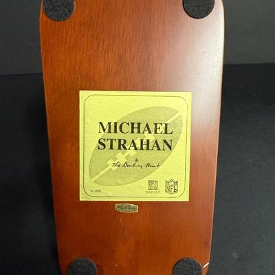 Danbury Mint - Michael Strahan Figurine