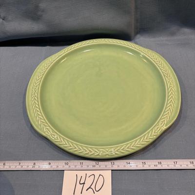 UNIVERSAL-CAMBRIDGE Laurell Plate