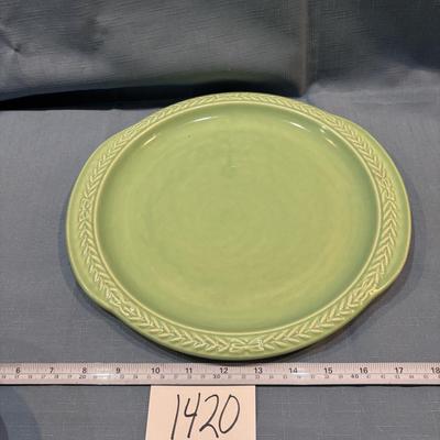 UNIVERSAL-CAMBRIDGE Laurell Plate