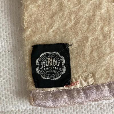 Sale Photo Thumbnail #257: Wool Blanket plus 4 other various blankets.  All clean some new