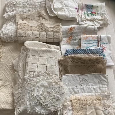 Sale Photo Thumbnail #262: Bedspread, Apron, Napkins etc.  Great condition!