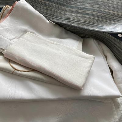 Sale Photo Thumbnail #267: Large lot of Vintage Tablecloths and Blankets.  Nice condition