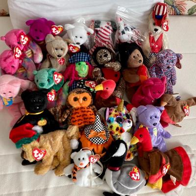 Sale Photo Thumbnail #309: Box lot of Beanie Babies
