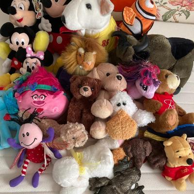 Sale Photo Thumbnail #316: Clean in great condition.  You are buying the entire bag.