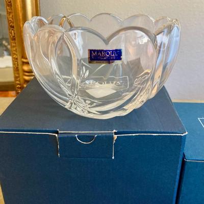 Sale Photo Thumbnail #320: Ring holder new in box
Small bowl new in box