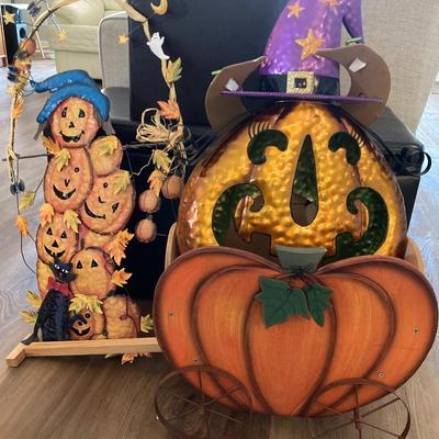 Sale Photo Thumbnail #354: Unsed condition.  Box lot of Halloween.  You are buying everything in the above photos