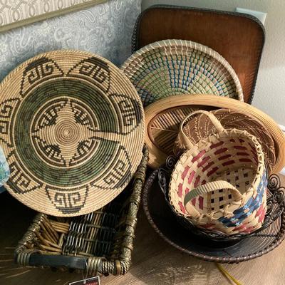 Sale Photo Thumbnail #362: Box lot 6 (?) of baskets.  You are buying all the items in the  photos above.