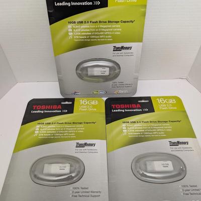 Lot of 3 Toshiba 16GB USB 2.0 Flash Drives TransMemory New Sealed