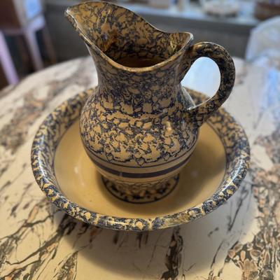 Spongeware Bowl and Pitcher