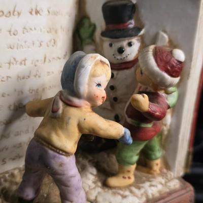 Vintage Resin “Frosty the Snowman” Storybook Winter Scene – Children & Snowman Figurine – Musical Wind-Up Base