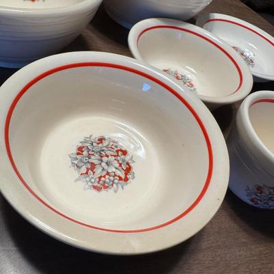 Vintage Royal Bakeware Set