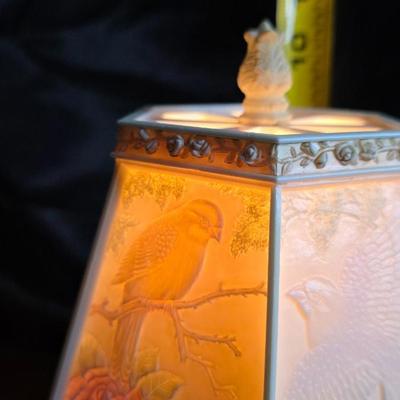 Vintage Porcelain Bird & Rose Table Lamp – Illuminated Embossed Shade & Sculpted Songbirds