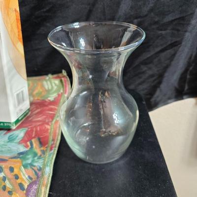 Brand new Hometrends Pizza stone with New 12" Beachwood chip n dip wither ceramic bowl and a tablecloth