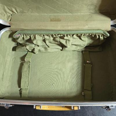 Two matching Ventura Air Nita vintage hard-shell suitcases - mustard yellow - late 1960s and 1970s, Excellent vintage condition