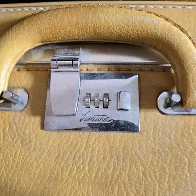 Two matching Ventura Air Nita vintage hard-shell suitcases - mustard yellow - late 1960s and 1970s, Excellent vintage condition