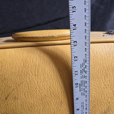 Two matching Ventura Air Nita vintage hard-shell suitcases - mustard yellow - late 1960s and 1970s, Excellent vintage condition