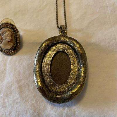 THREE PIECE CAMEO COLLECTION