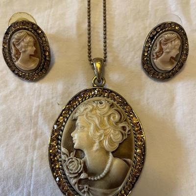 THREE PIECE CAMEO COLLECTION