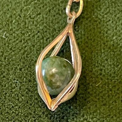 10K GOLD NECKLACE WITH JADE PENDANT