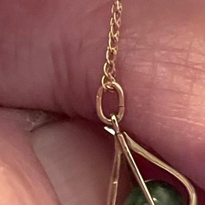 10K GOLD NECKLACE WITH JADE PENDANT