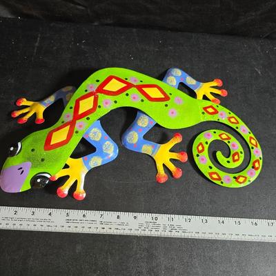 Bird house, small hanging leaf bird feeder/bath, large tin lizard and a glass flower vase