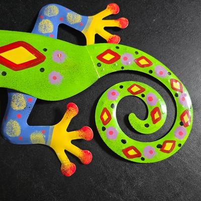 Bird house, small hanging leaf bird feeder/bath, large tin lizard and a glass flower vase