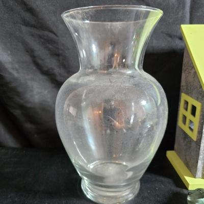 Bird house, small hanging leaf bird feeder/bath, large tin lizard and a glass flower vase