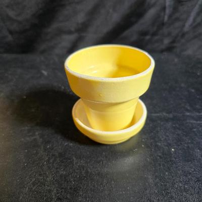 Plant / Flowerpots Three marked Haeger and a green thumb to encourage your growing skills. Royal Haeger