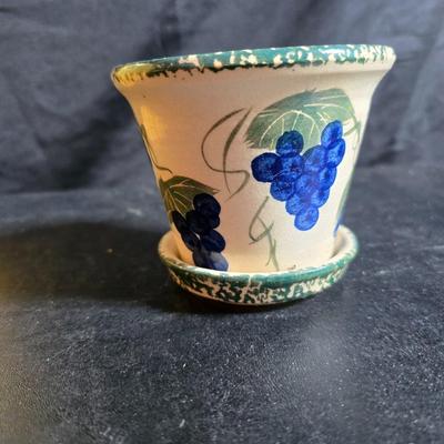 Plant / Flowerpots Three marked Haeger and a green thumb to encourage your growing skills. Royal Haeger