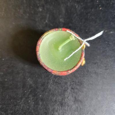 Plant / Flowerpots Three marked Haeger and a green thumb to encourage your growing skills. Royal Haeger