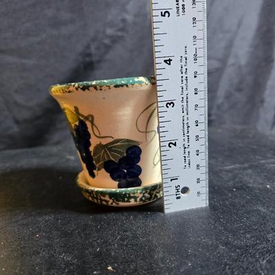 Plant / Flowerpots Three marked Haeger and a green thumb to encourage your growing skills. Royal Haeger