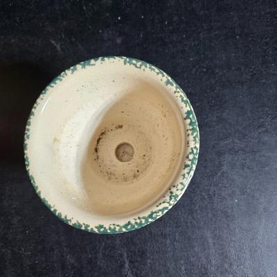 Plant / Flowerpots Three marked Haeger and a green thumb to encourage your growing skills. Royal Haeger