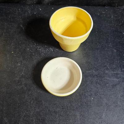 Plant / Flowerpots Three marked Haeger and a green thumb to encourage your growing skills. Royal Haeger