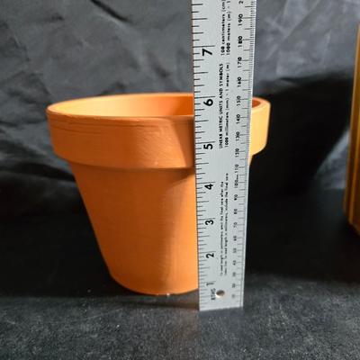 Plant / Flowerpots Three marked Haeger and a green thumb to encourage your growing skills. Royal Haeger