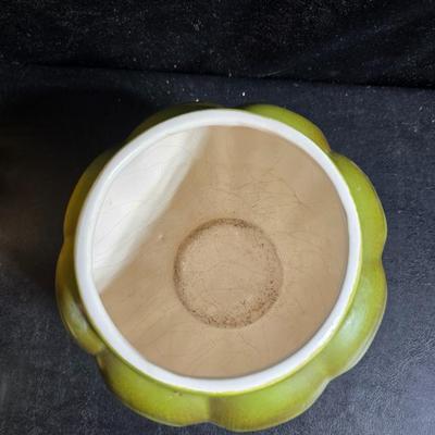 Plant / Flowerpots Three marked Haeger and a green thumb to encourage your growing skills. Royal Haeger