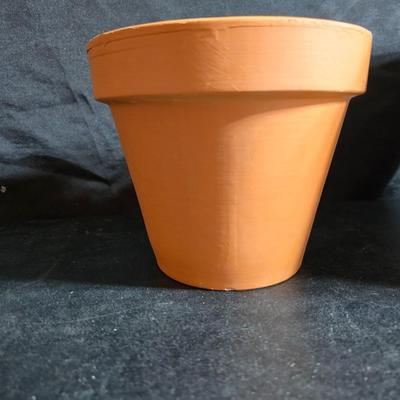 Plant / Flowerpots Three marked Haeger and a green thumb to encourage your growing skills. Royal Haeger
