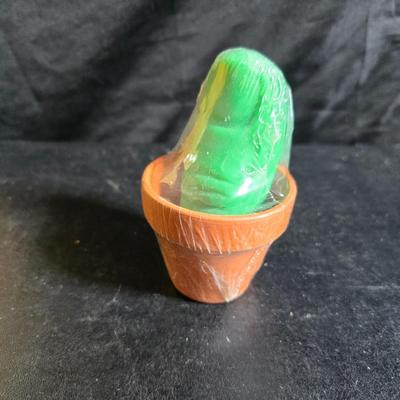 Plant / Flowerpots Three marked Haeger and a green thumb to encourage your growing skills. Royal Haeger