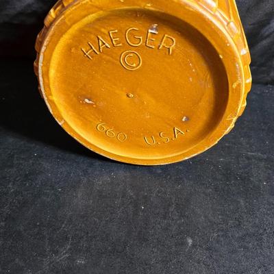 Plant / Flowerpots Three marked Haeger and a green thumb to encourage your growing skills. Royal Haeger
