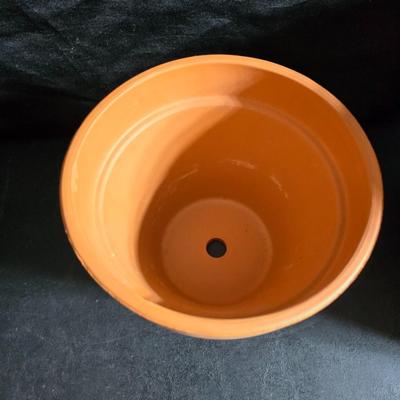 Plant / Flowerpots Three marked Haeger and a green thumb to encourage your growing skills. Royal Haeger