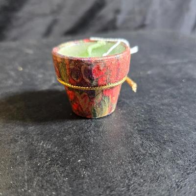 Plant / Flowerpots Three marked Haeger and a green thumb to encourage your growing skills. Royal Haeger