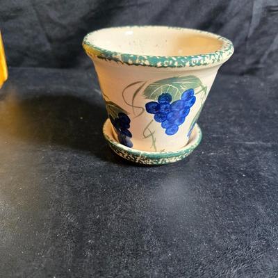 Plant / Flowerpots Three marked Haeger and a green thumb to encourage your growing skills. Royal Haeger