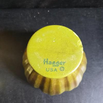 Plant / Flowerpots Three marked Haeger and a green thumb to encourage your growing skills. Royal Haeger