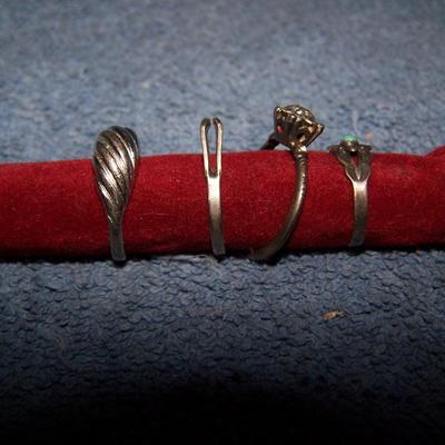 LOT 121 GREAT STERLING RINGS