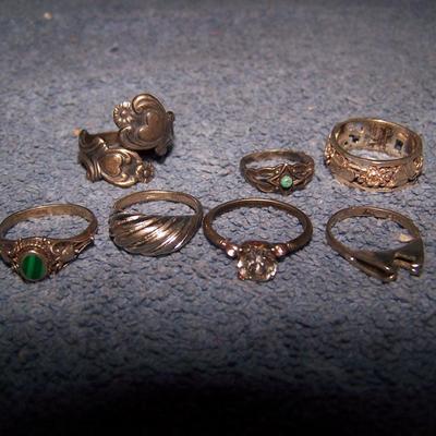 LOT 121 GREAT STERLING RINGS