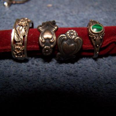 LOT 121 GREAT STERLING RINGS